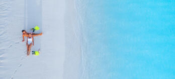 couple at one foot island aitutaki