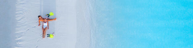 couple at one foot island aitutaki