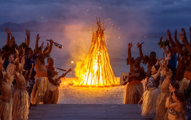 fiji tourism fire dancing