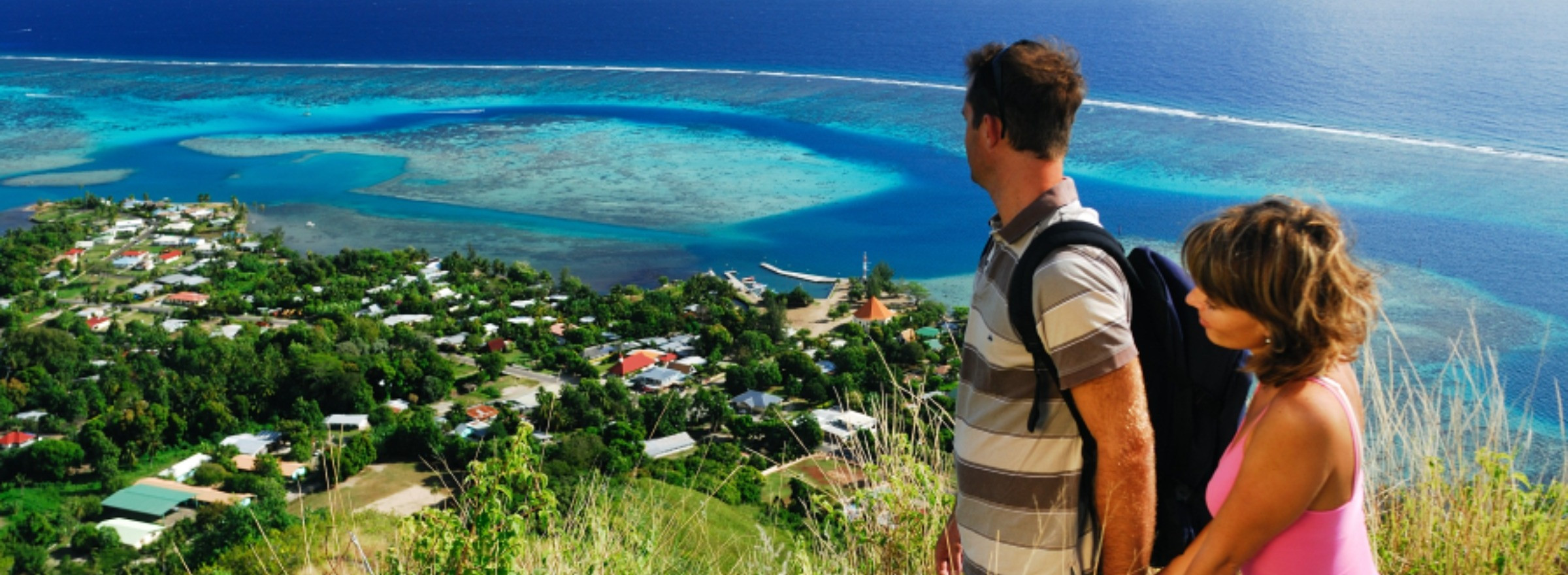 couple hiking in Tahiti